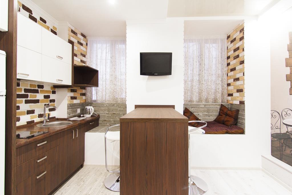 Club Suite Near Deribasovskaya Odessa Buitenkant foto